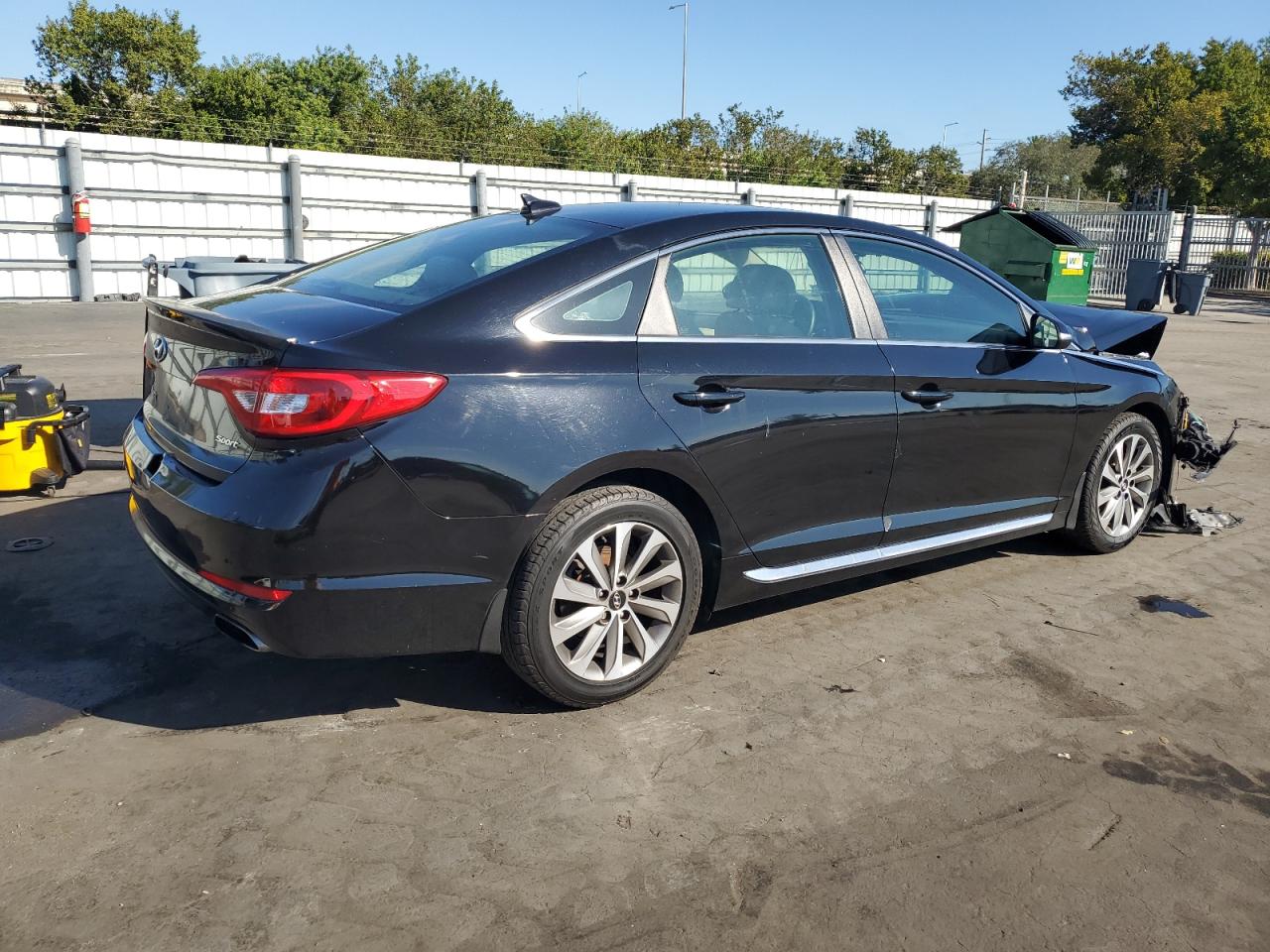 2017 Hyundai Sonata - Image 3