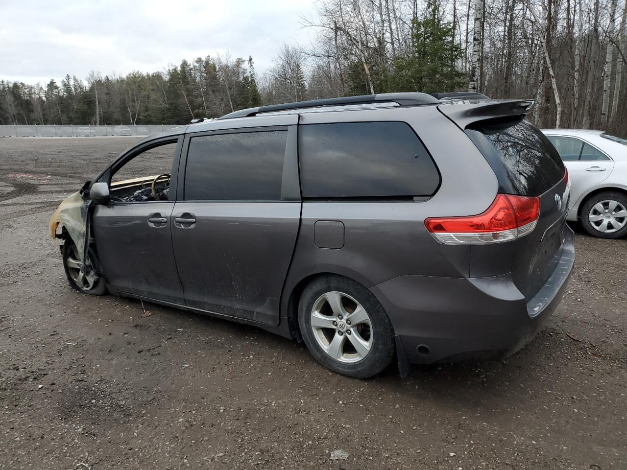 2012 Toyota Sienna - Image 2