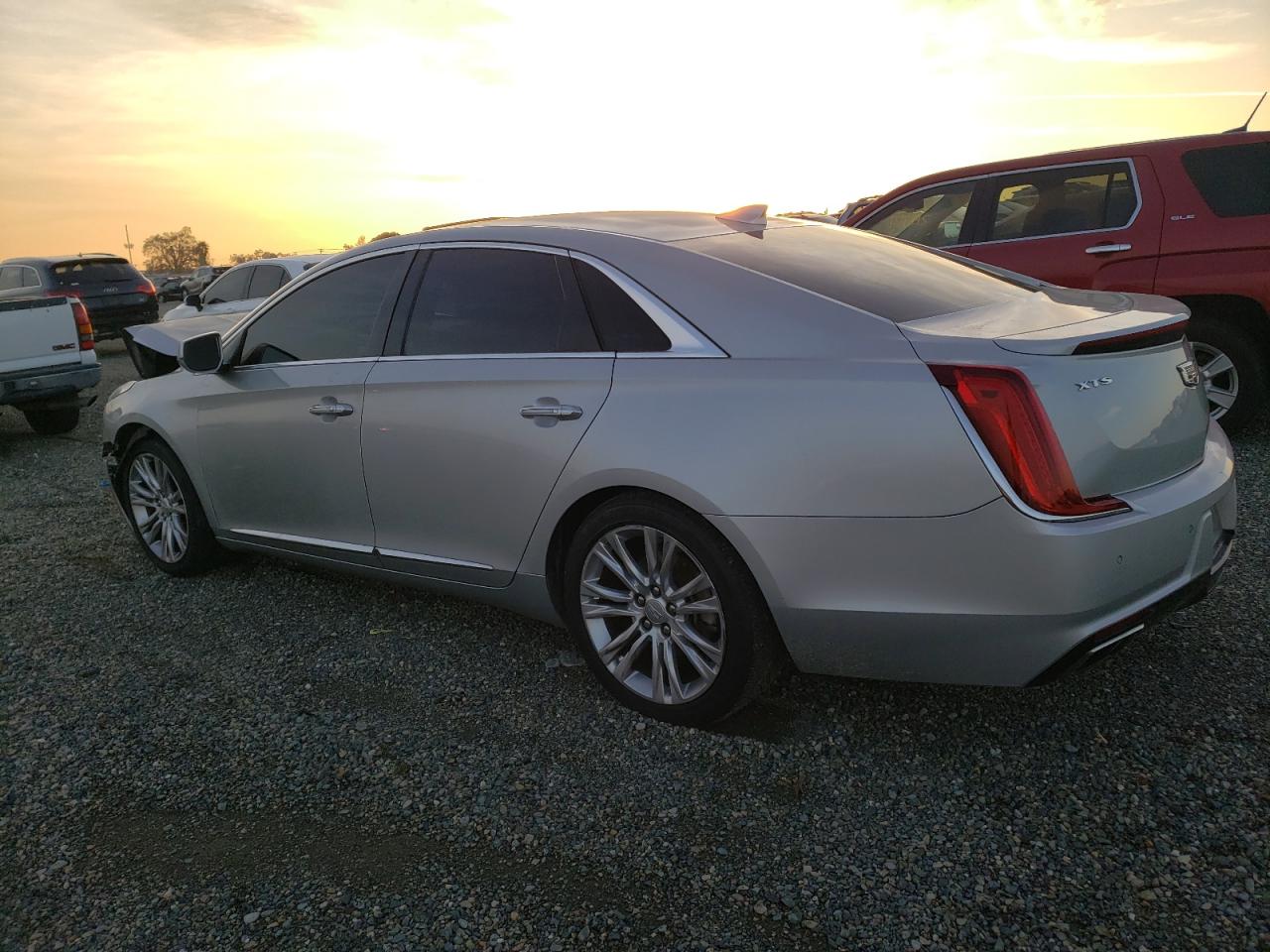 VIN 2G61M5S3XJ9155677 2018 CADILLAC XTS no.2