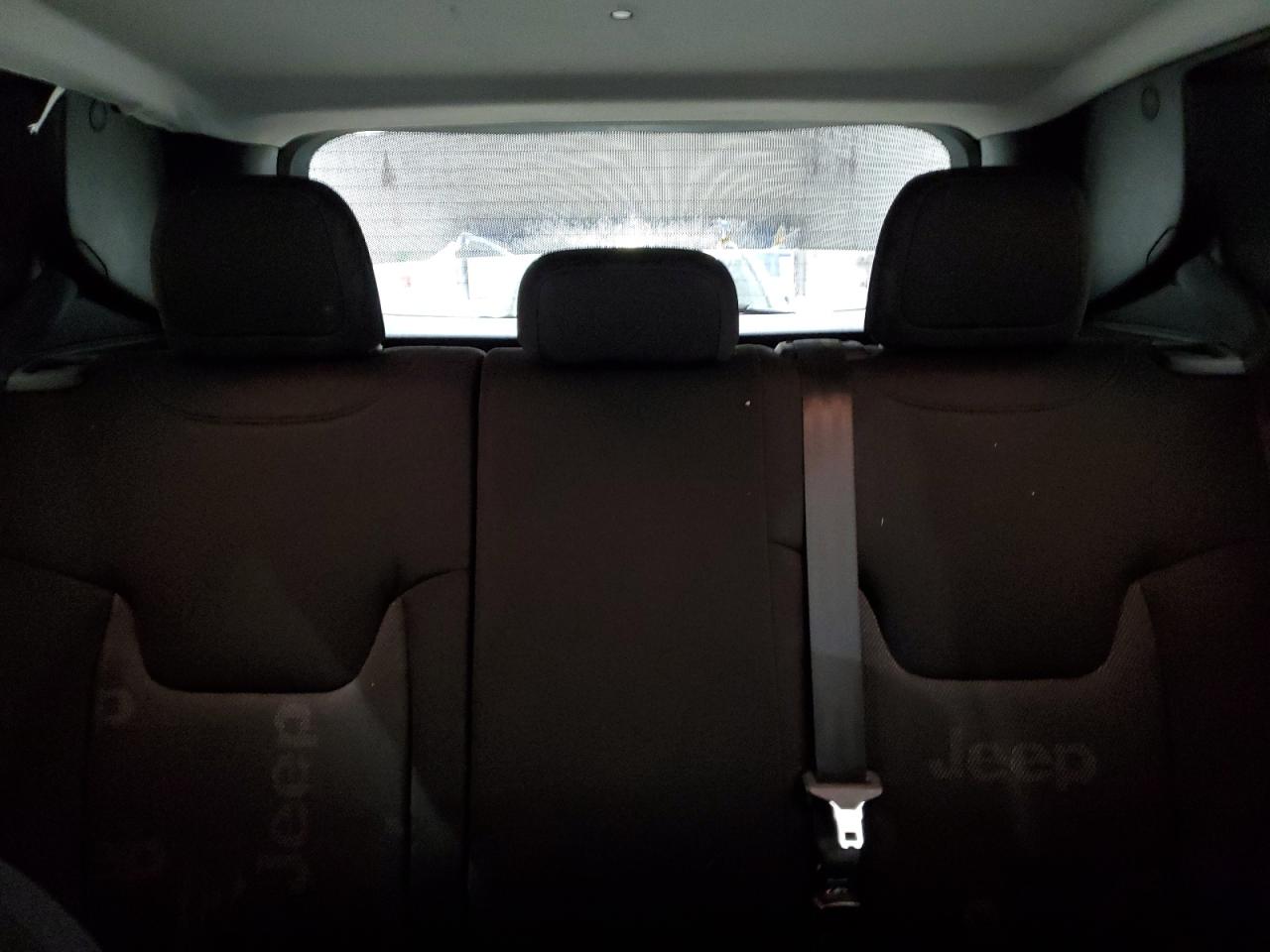 2016 Jeep Renegade - Image 10