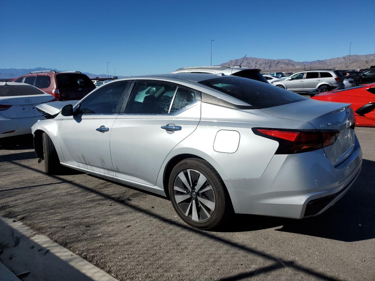 2021 Nissan Altima - Image 2