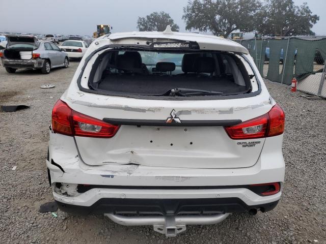 MITSUBISHI OUTLANDER 2018 Белы