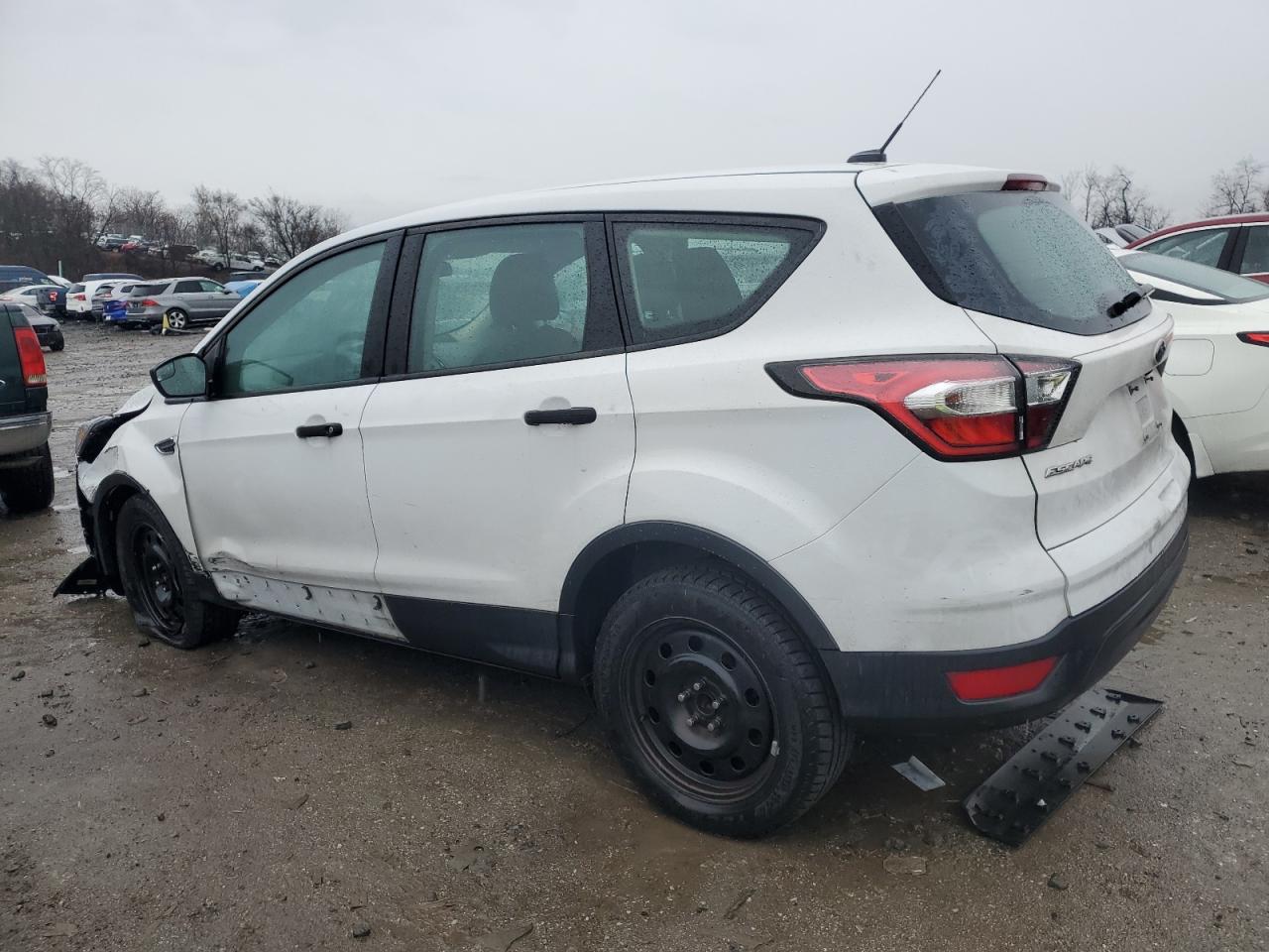 VIN 1FMCU0F78HUB13829 2017 FORD ESCAPE no.2