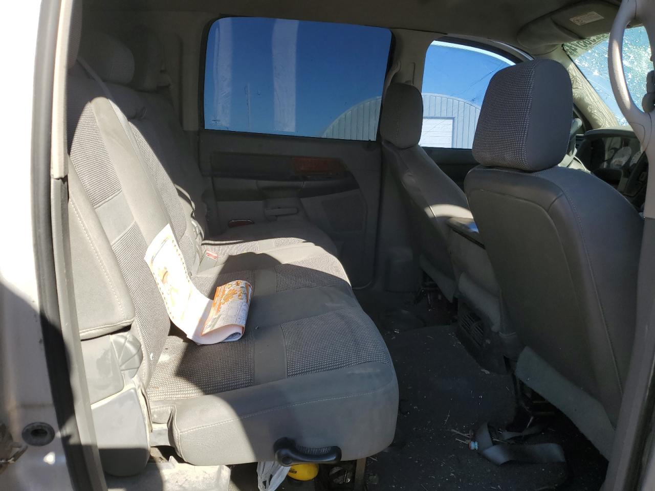 2006 Dodge RAM - Image 10