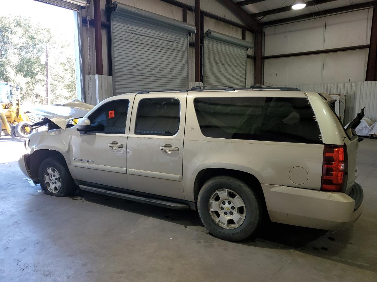 2008 Chevrolet Suburban - Image 2