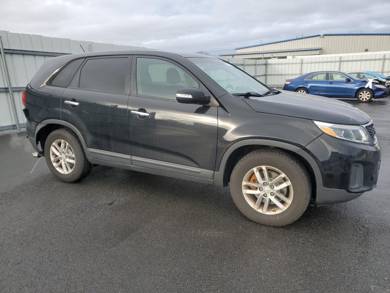 VIN 5XYKT3A66FG608807 2015 KIA SORENTO no.4