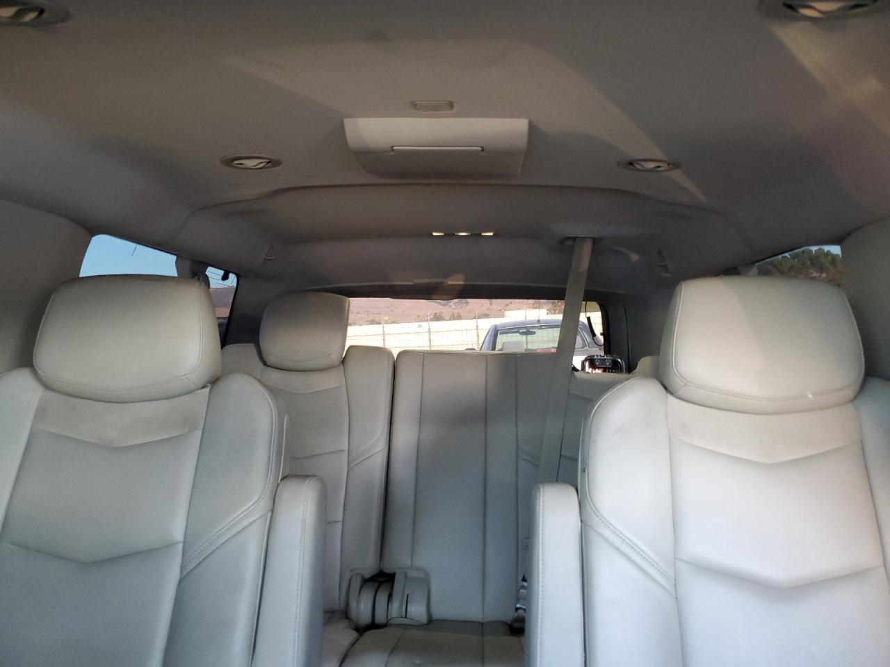 2015 Cadillac Escalade - Image 10