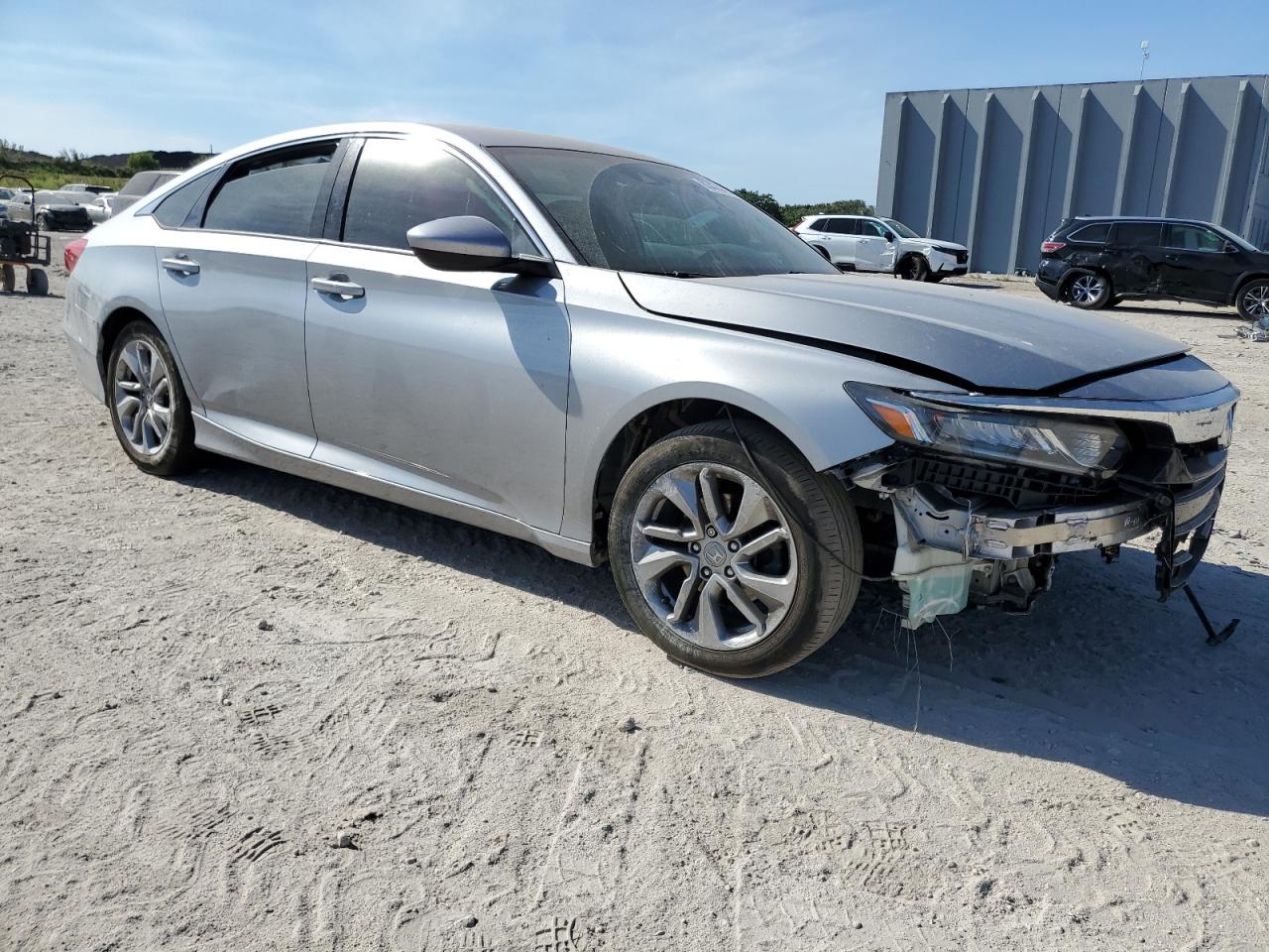 VIN 1HGCV1F14KA068093 2019 HONDA ACCORD no.4