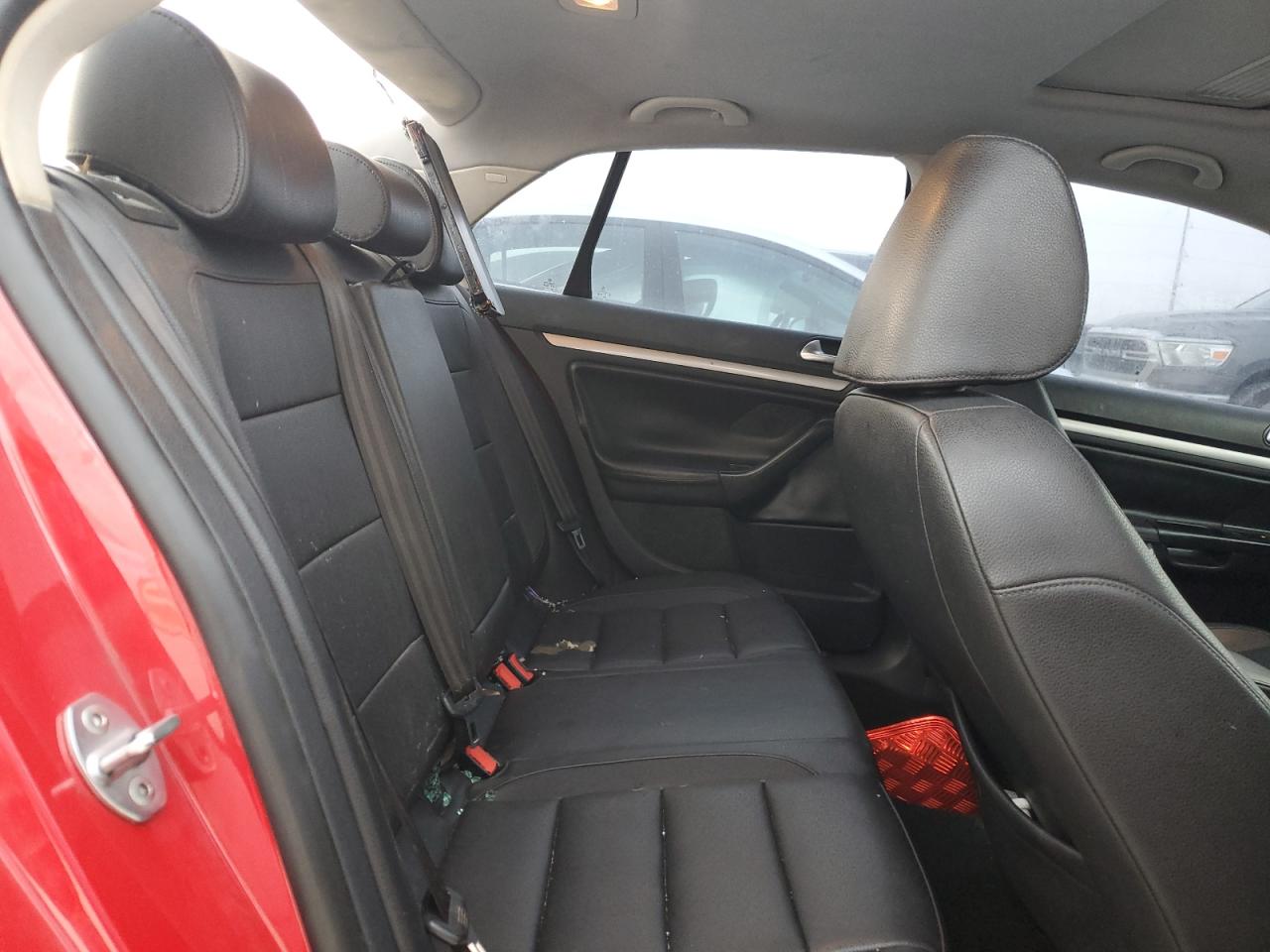 2010 Volkswagen Jetta - Image 10