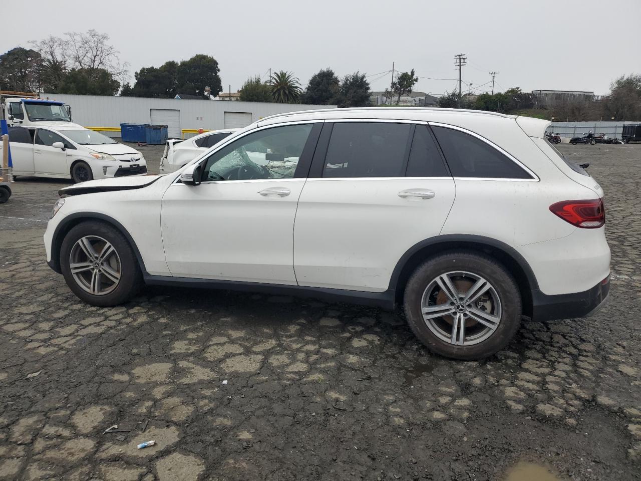 2020 Mercedes-Benz GLC - Image 2
