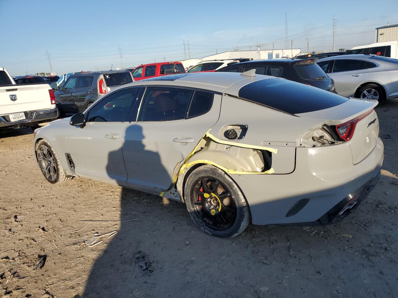 2019 Kia Stinger - Image 2