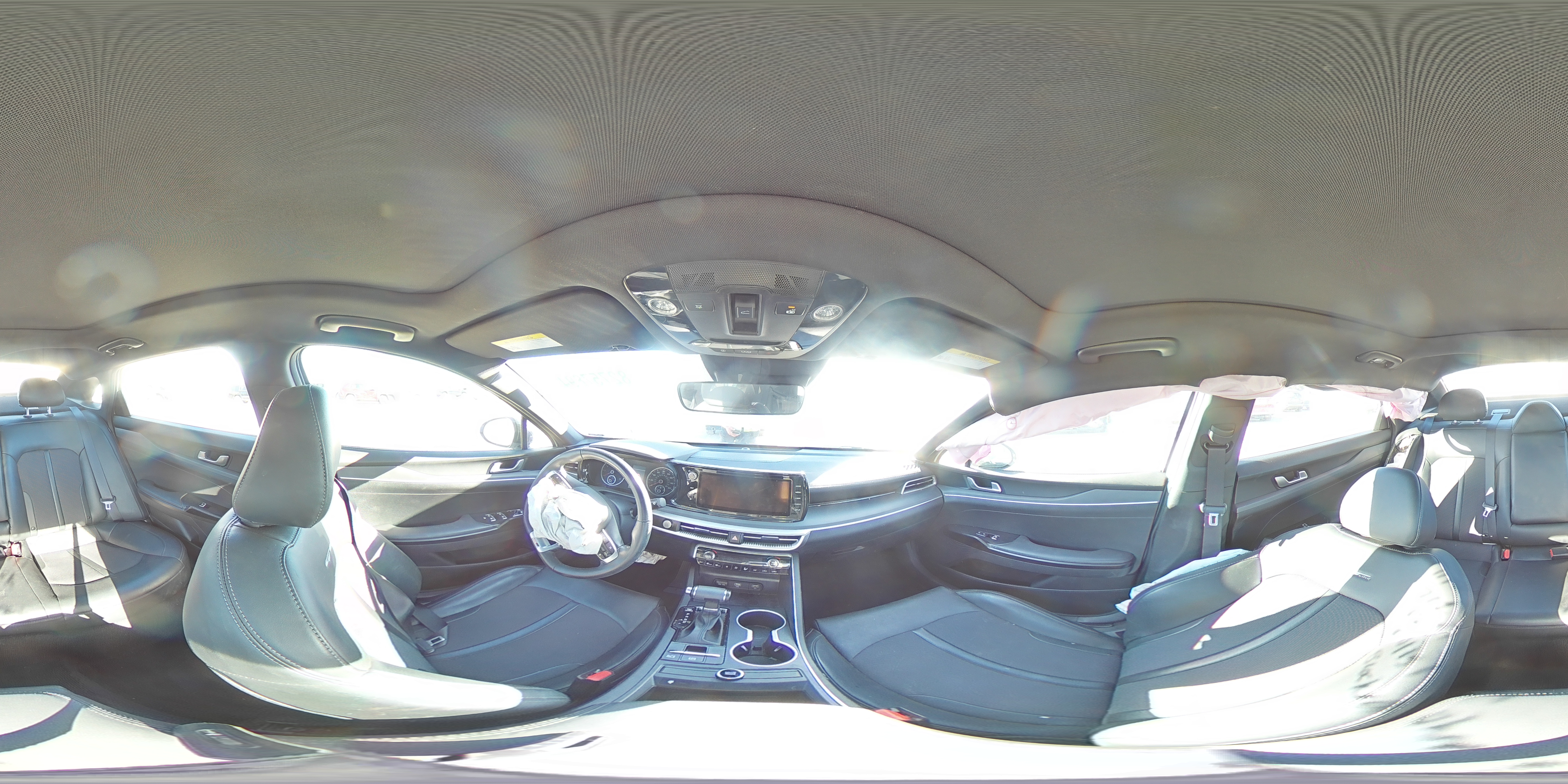 2022 Kia K5 - Image 12