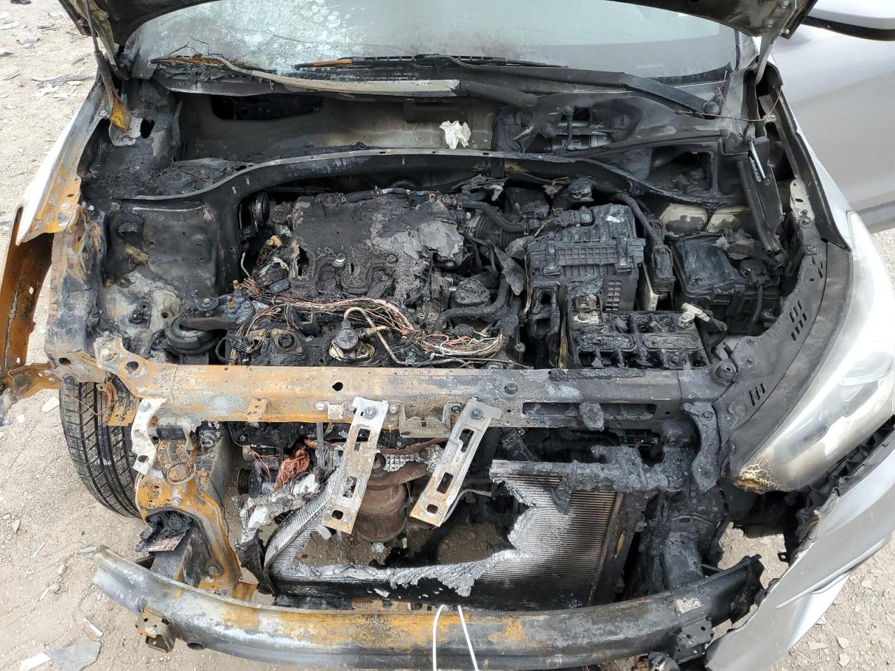 2018 Hyundai Santa Fe - Image 13