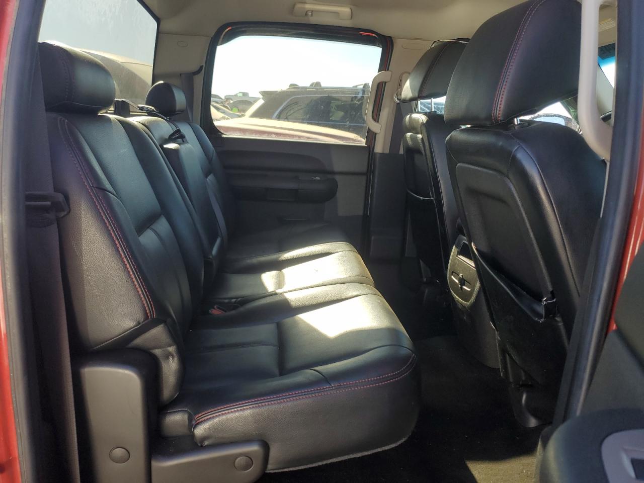 2011 GMC Sierra - Image 10