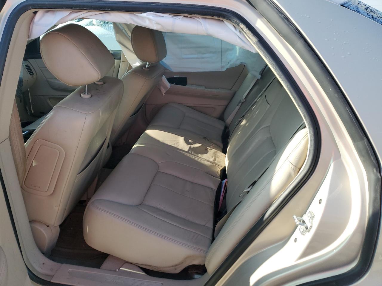 2008 Cadillac DTS - Image 10