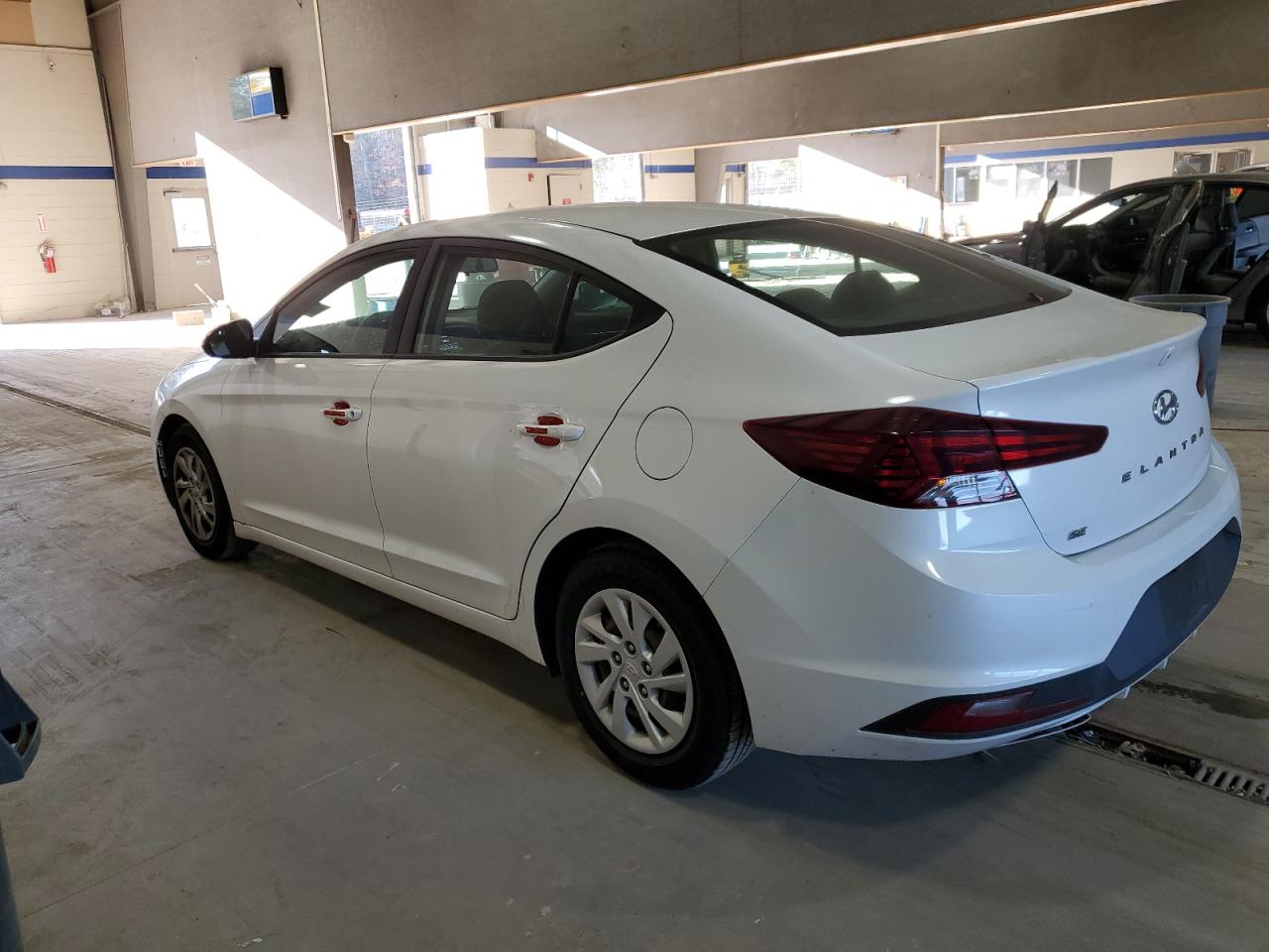 VIN 5NPD74LF4KH421164 2019 HYUNDAI ELANTRA no.2