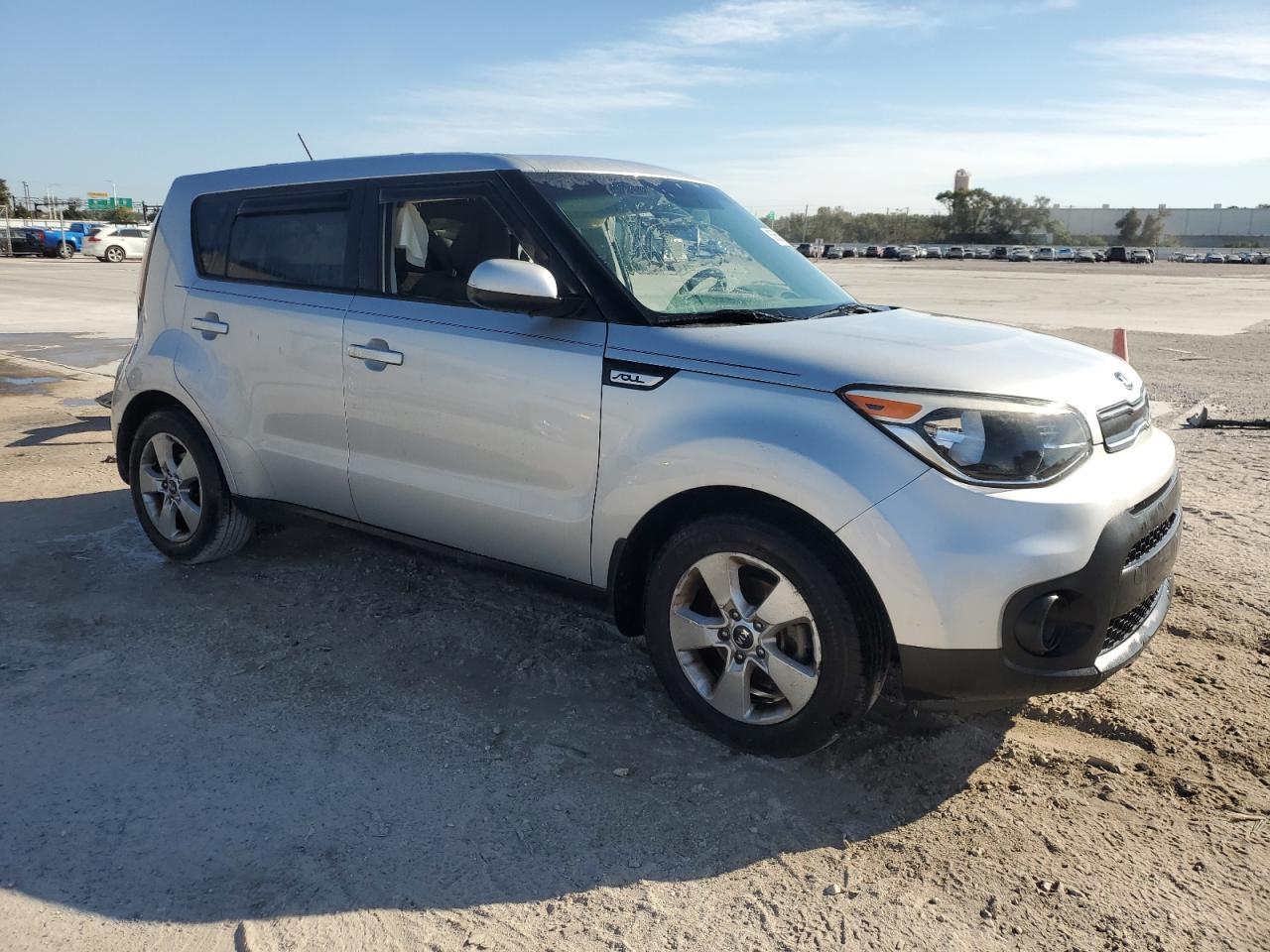 VIN KNDJN2A28H7467784 2017 KIA SOUL no.4