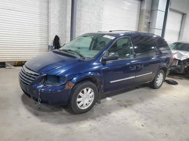 2005 Chrysler Town & Country Touring