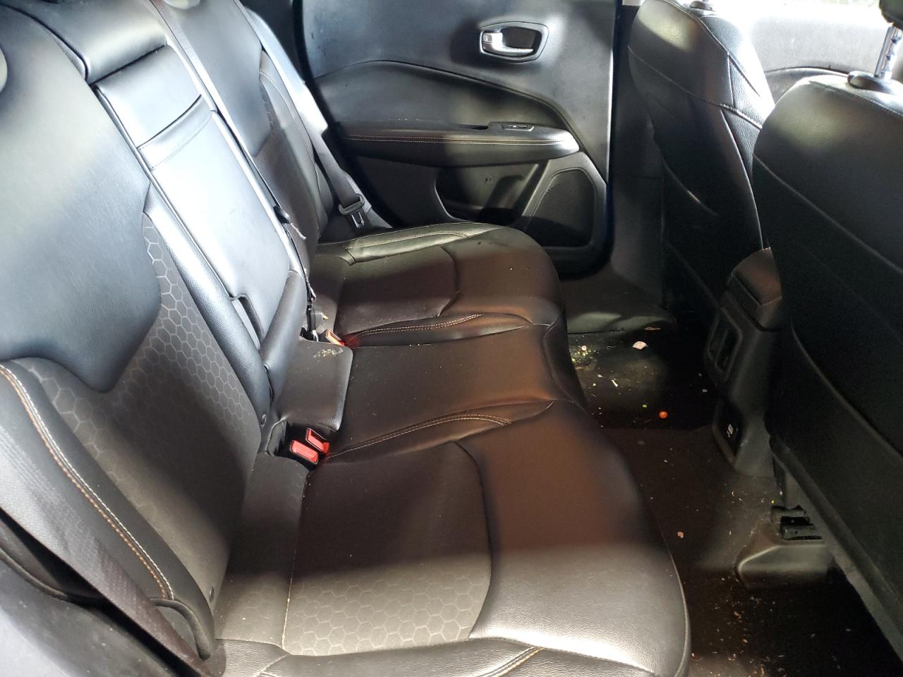 2018 Jeep Compass - Image 11