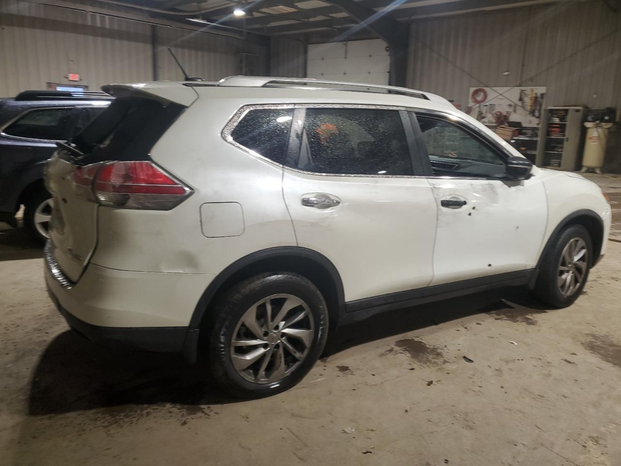 VIN 5N1AT2MV0FC777715 2015 NISSAN ROGUE no.3