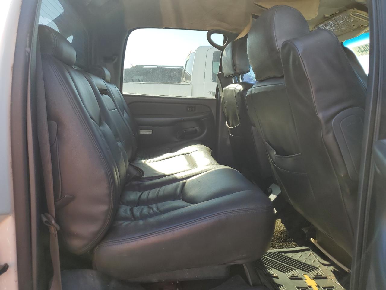 2002 Chevrolet Avalanche C1500 VIN: 3GNEC13T02G143299 Lot: 64387255