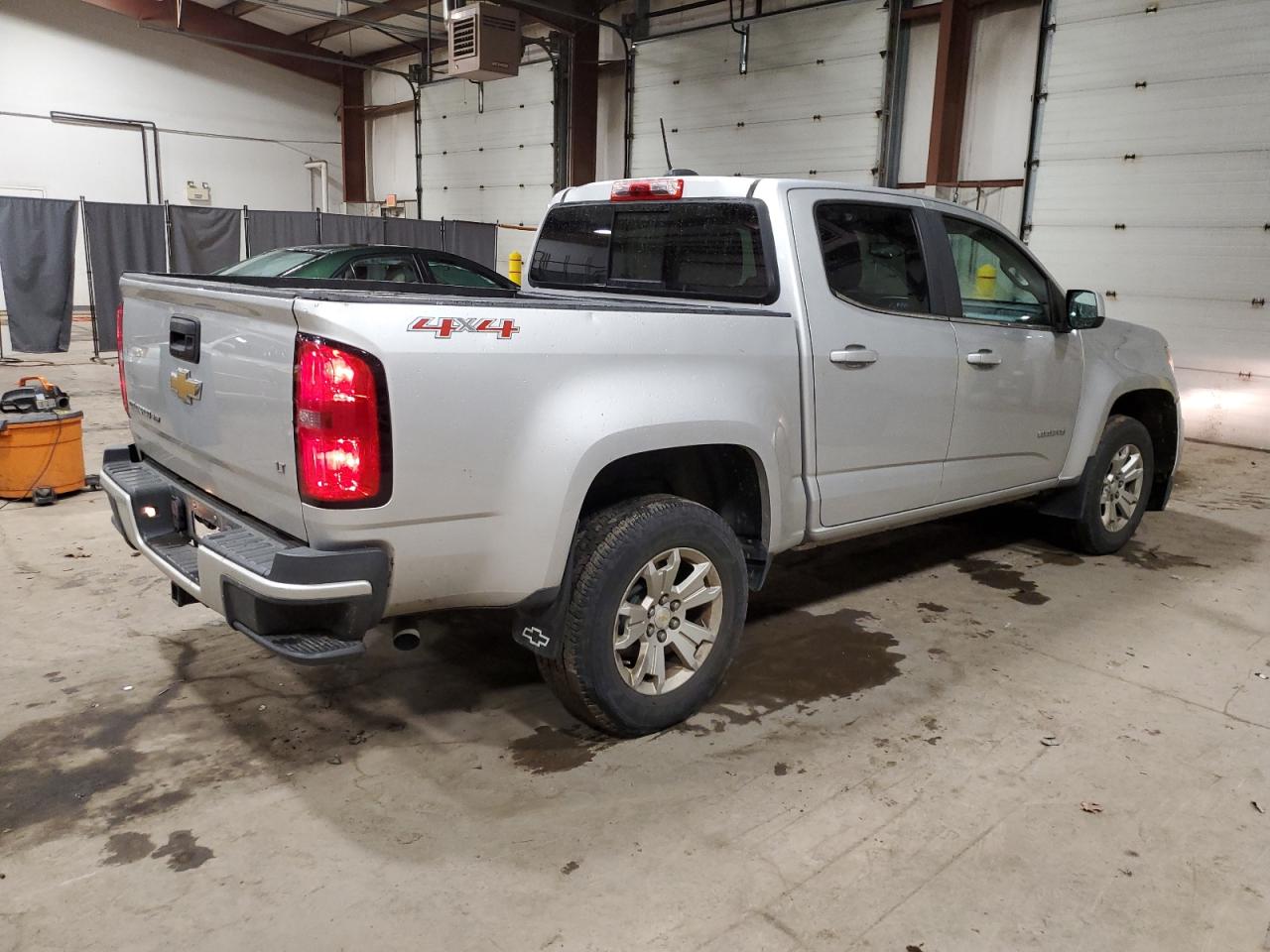 VIN 1GCGTCENXH1293682 2017 CHEVROLET COLORADO no.3