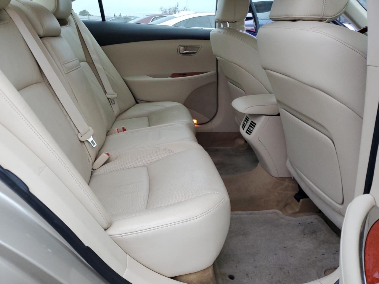 2010 Lexus ES - Image 10