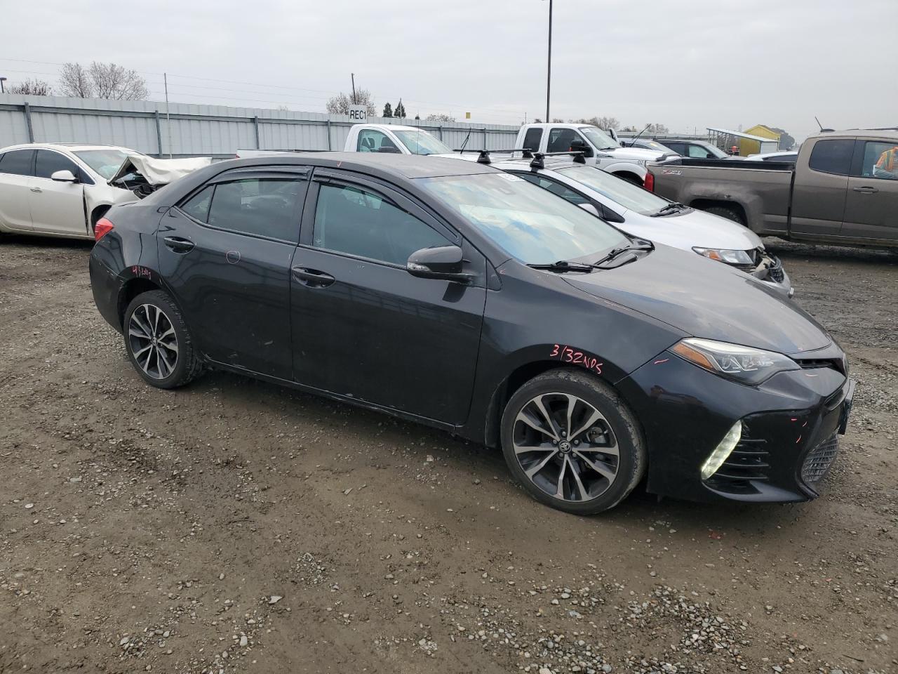 VIN 5YFBURHEXHP666513 2017 TOYOTA COROLLA no.4