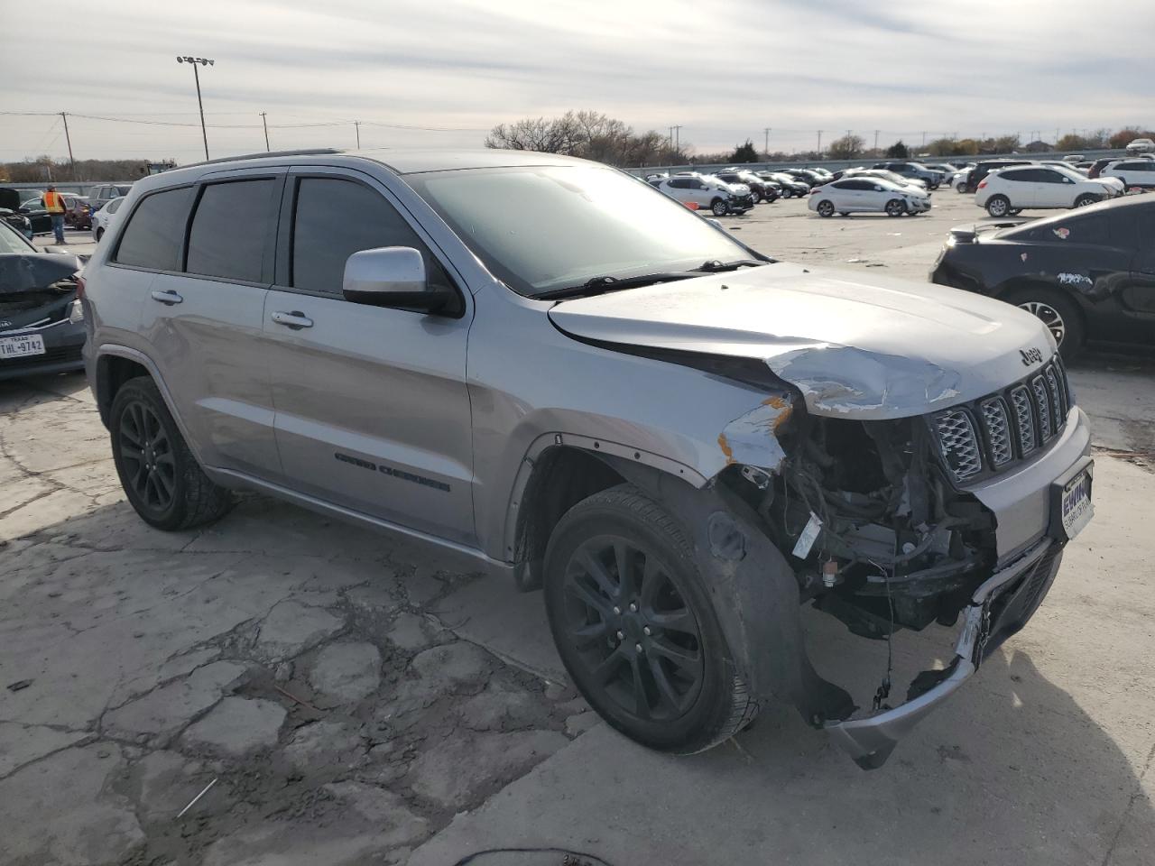 2019 Jeep Grand Cherokee - Image 4