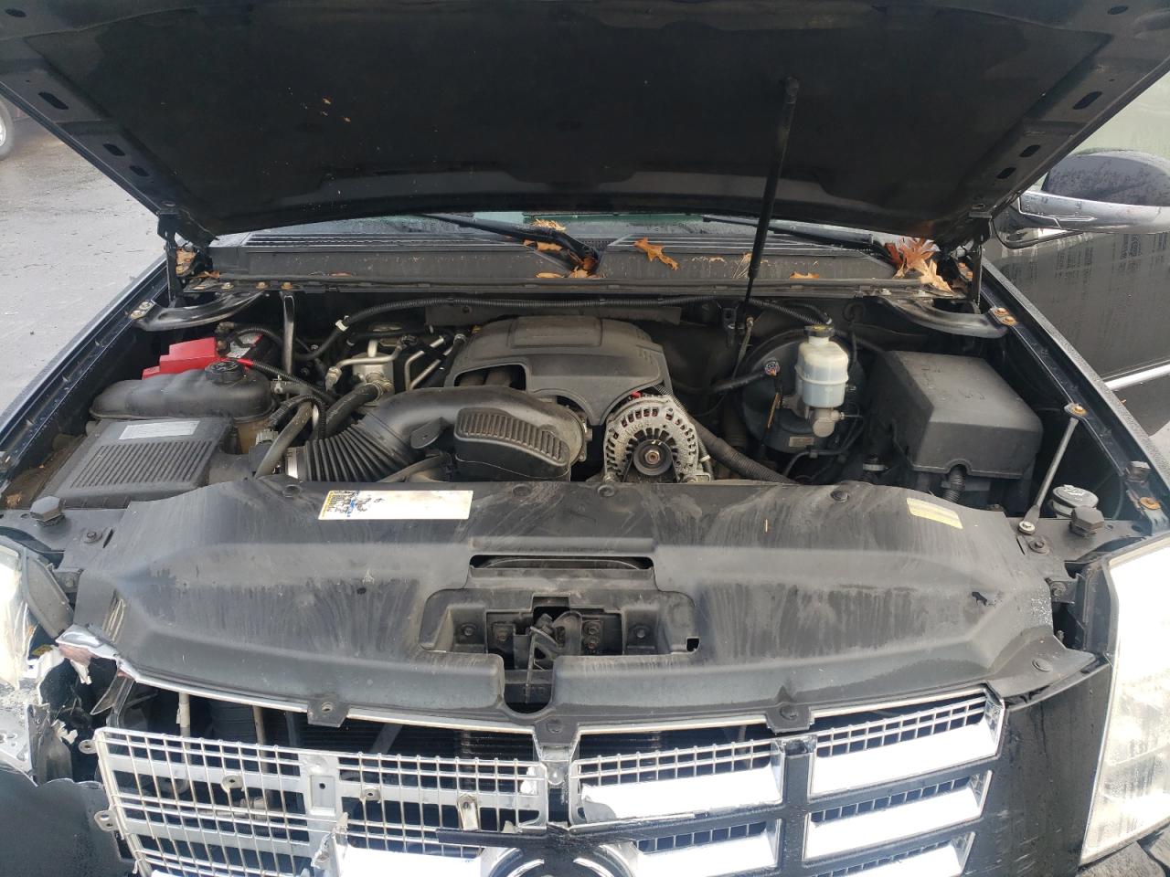 2010 Cadillac Escalade - Image 13