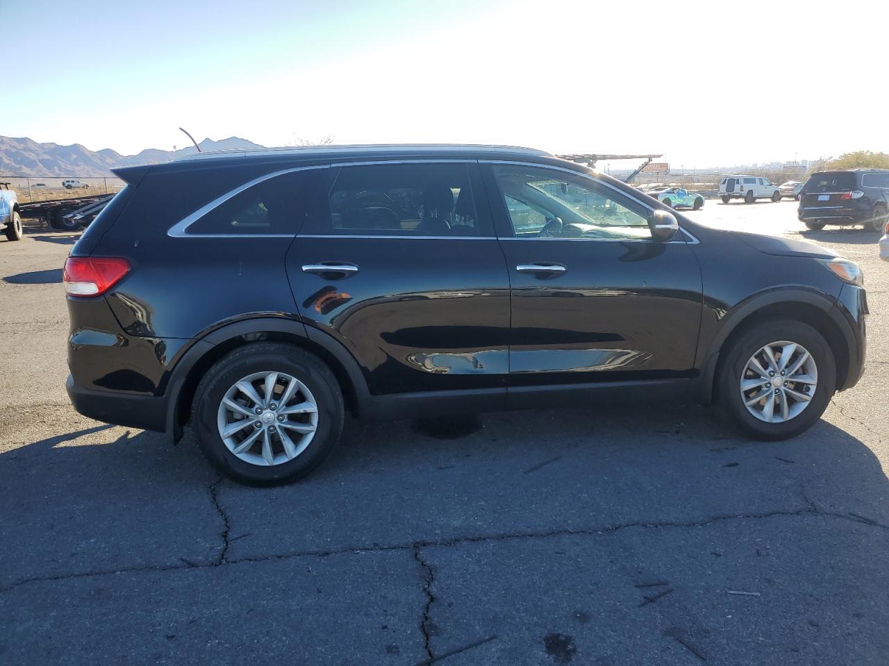 2017 Kia Sorento - Image 3