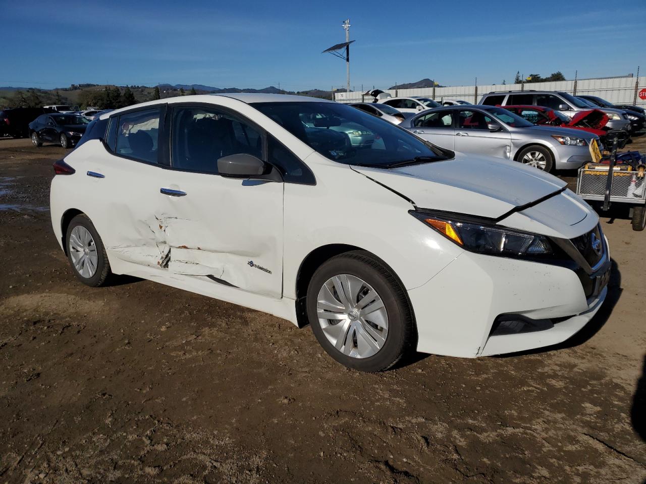 VIN 1N4AZ1CP8JC310654 2018 NISSAN LEAF no.4