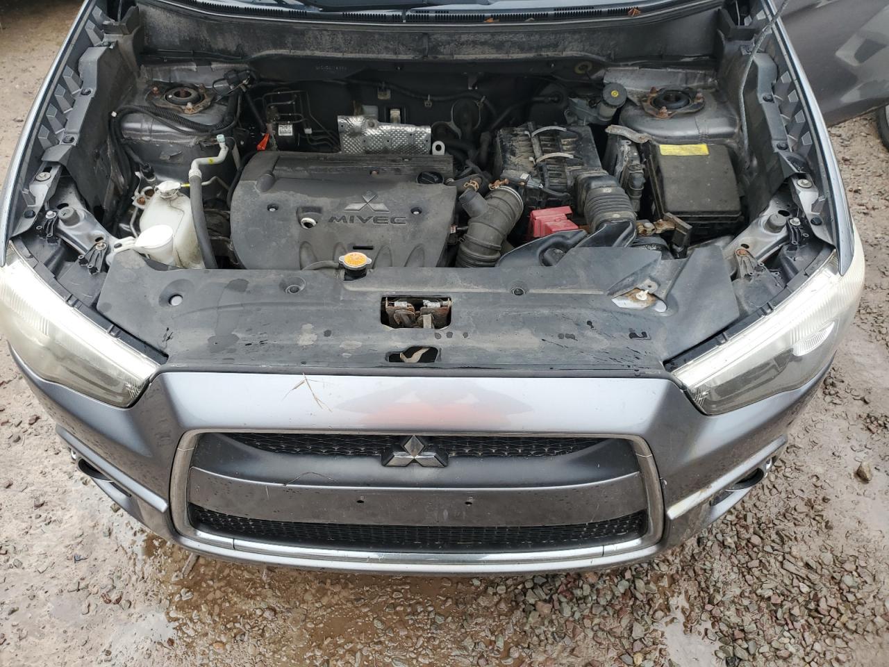 2012 Mitsubishi Outlander - Image 12