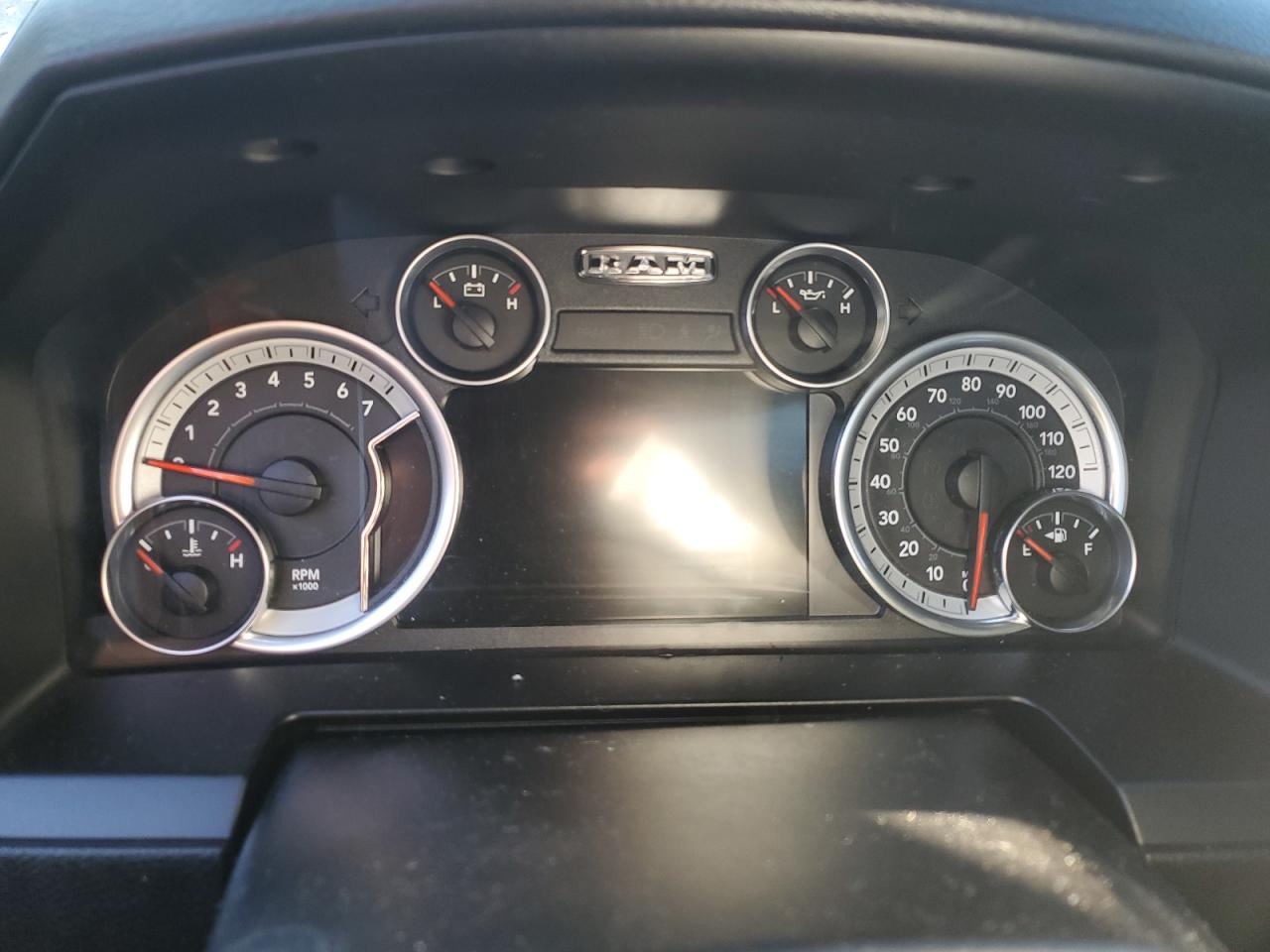 2014 RAM 1500 - Image 9