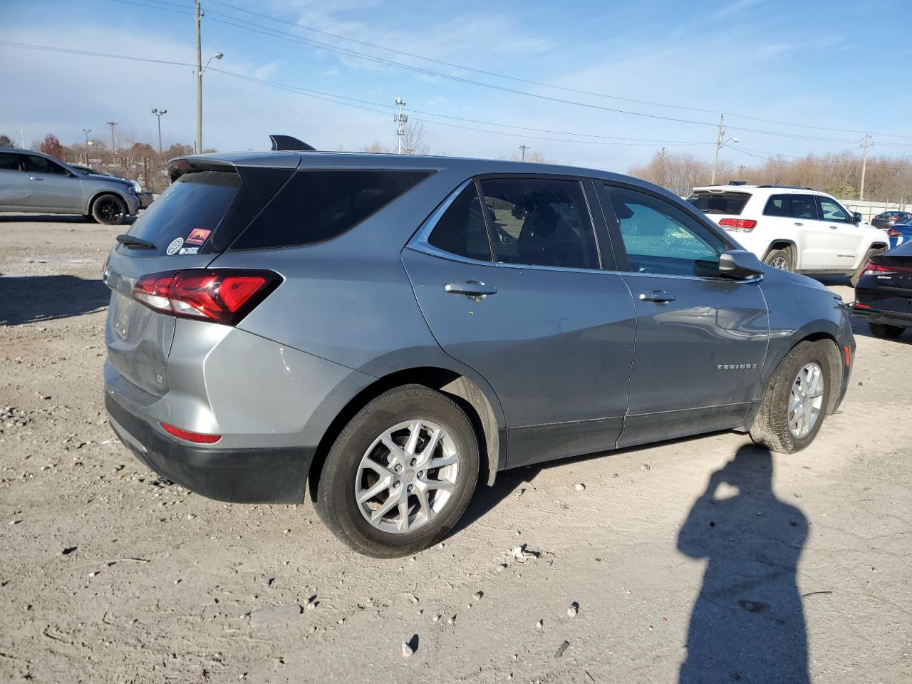 2023 Chevrolet Equinox - Image 3