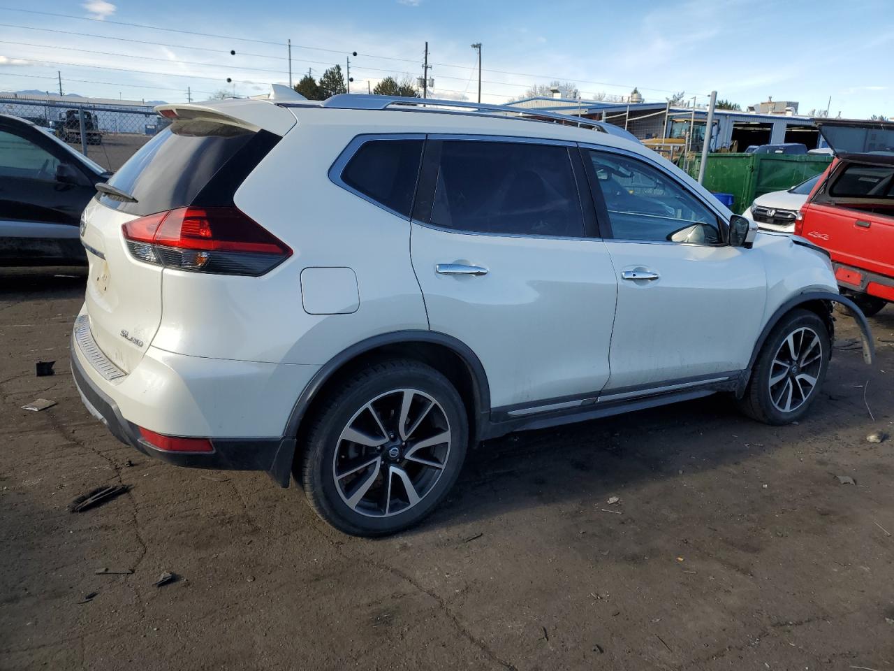 2018 Nissan Rogue - Image 3