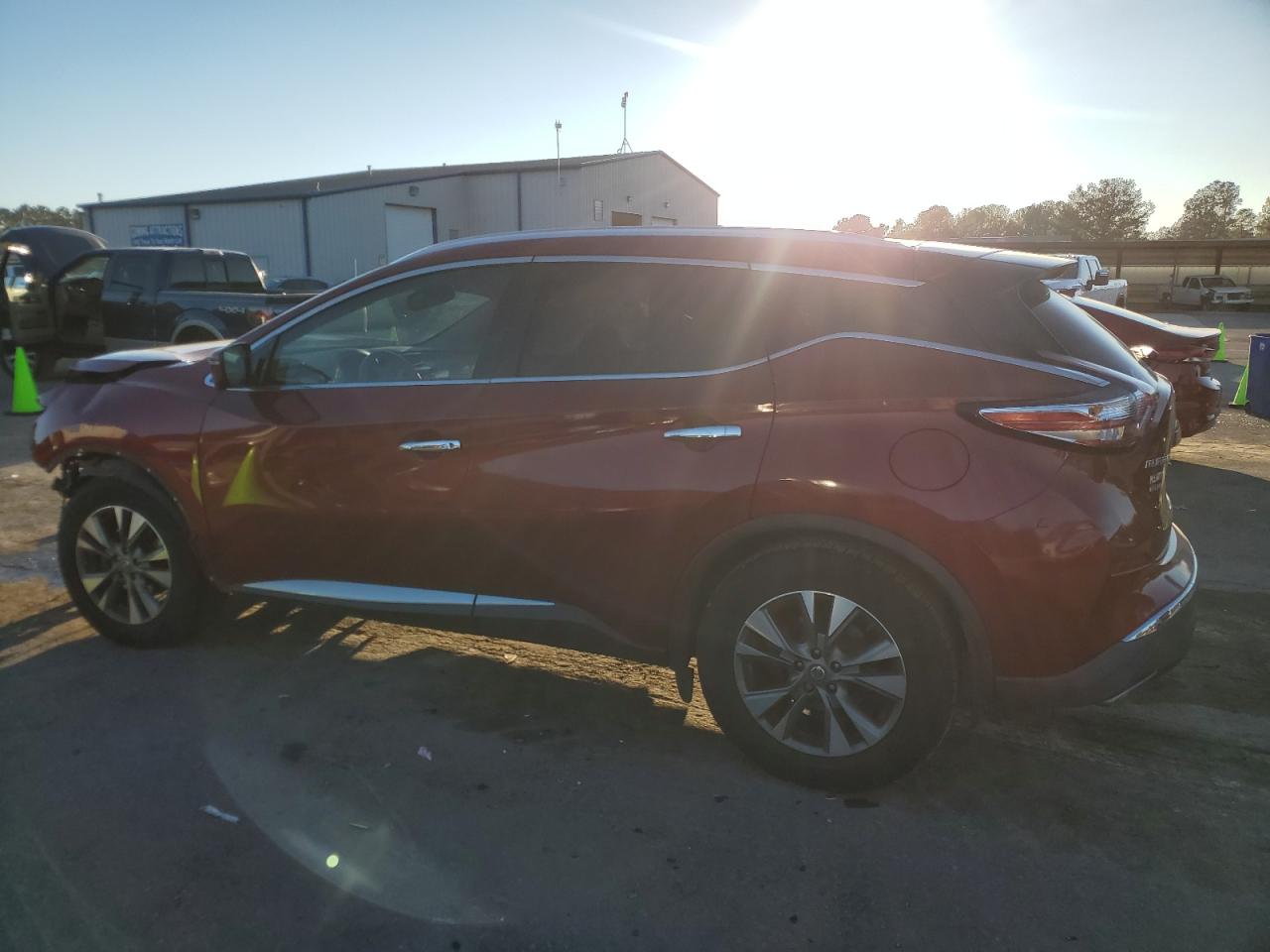 2016 Nissan Murano - Image 2