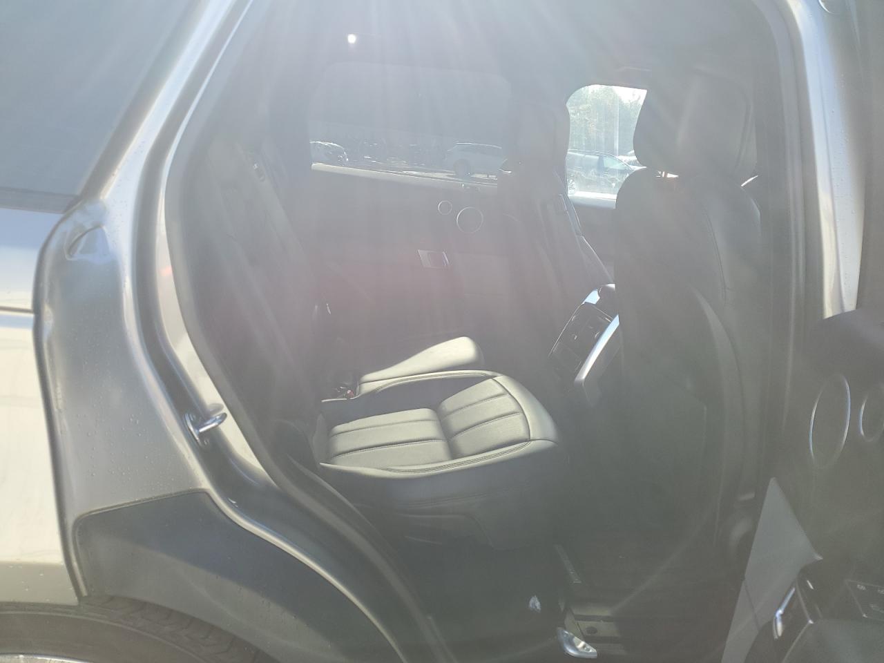 2018 Land Rover Range Rover - Image 11