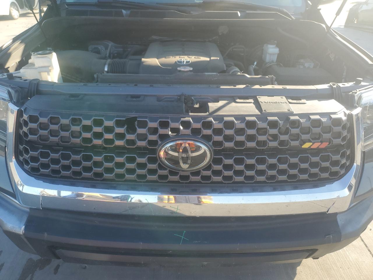 VIN 5TFDY5F17JX728589 2018 TOYOTA TUNDRA no.11