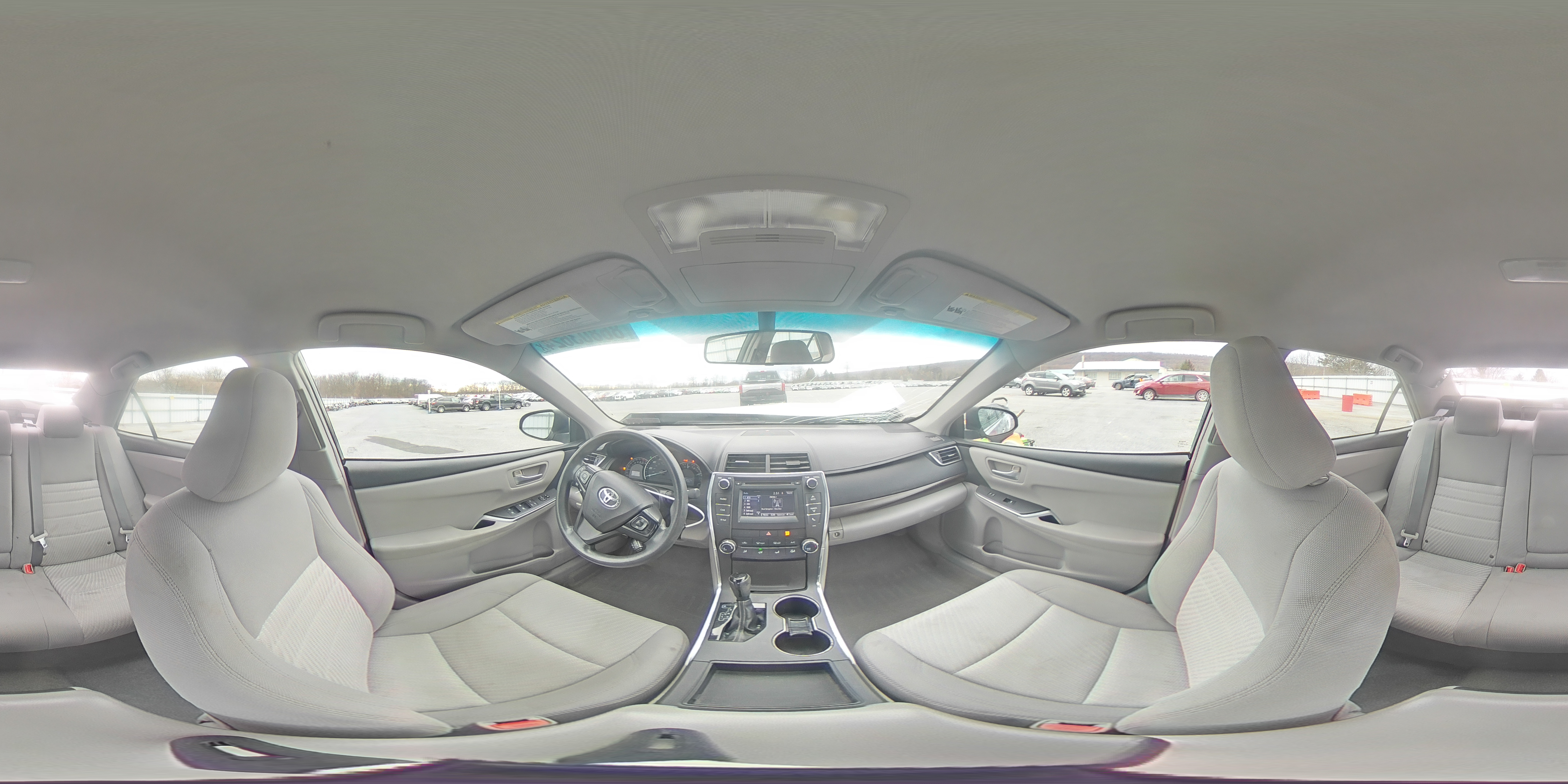 2015 Toyota Camry - Image 13