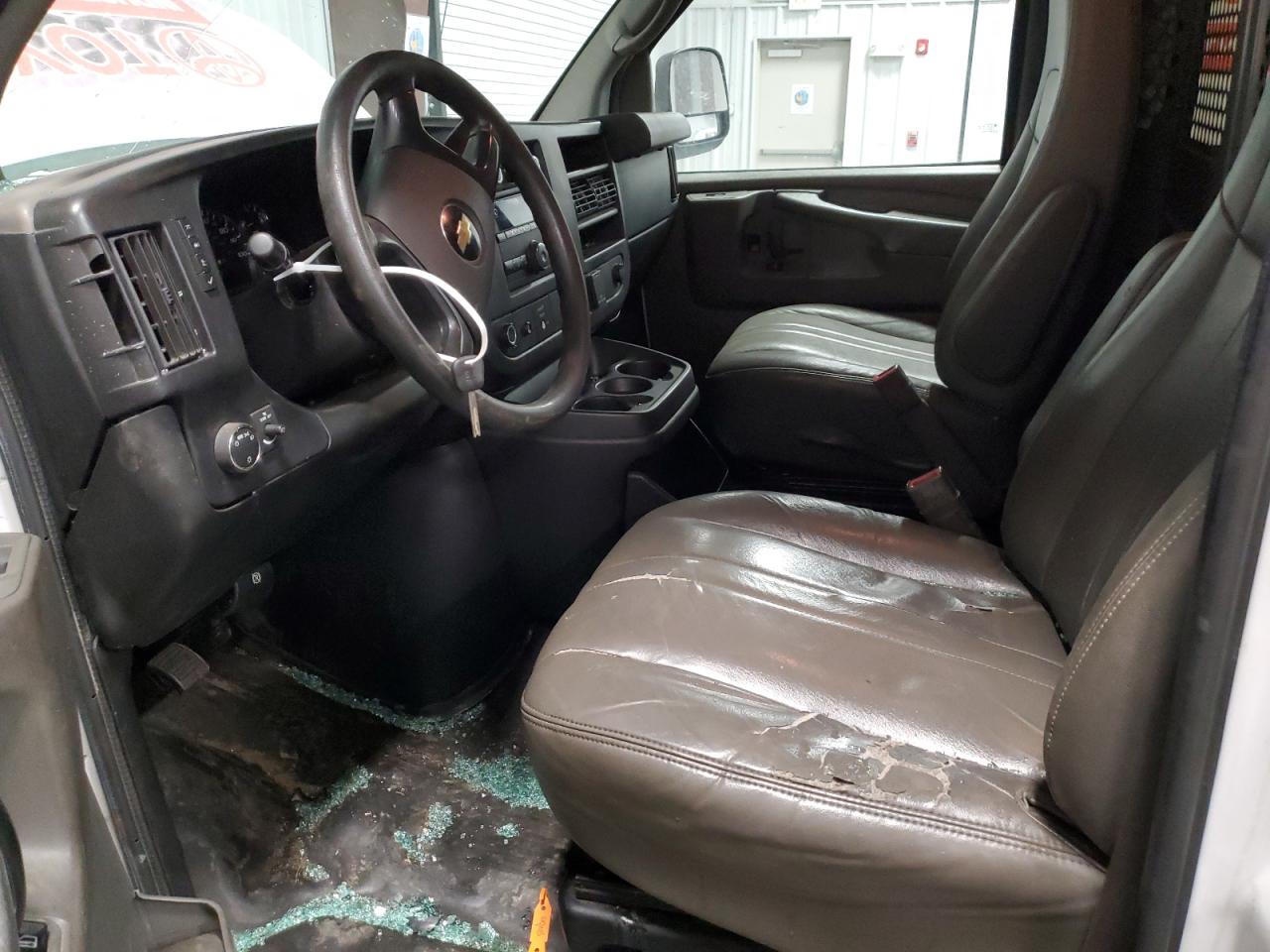 2015 Chevrolet Express - Image 7