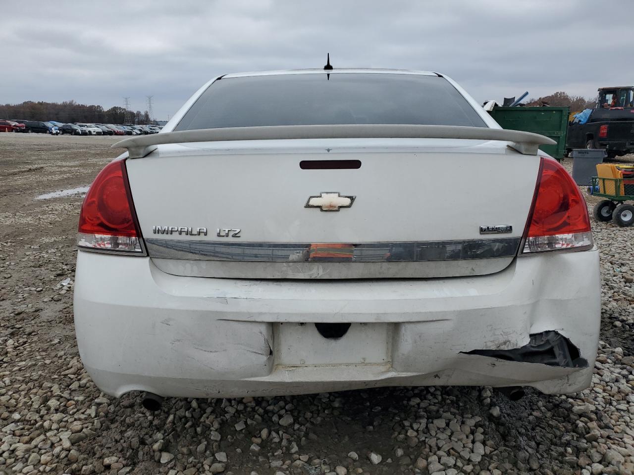 2011 Chevrolet Impala - Image 6