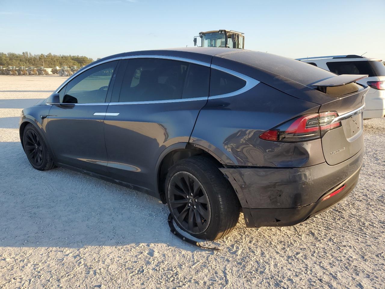 5YJXCBE22HF049774 2017 TESLA MODEL X - Image 2