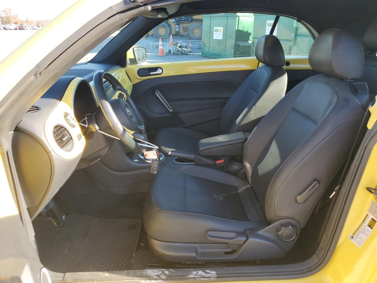 2015 Volkswagen Beetle - Image 7