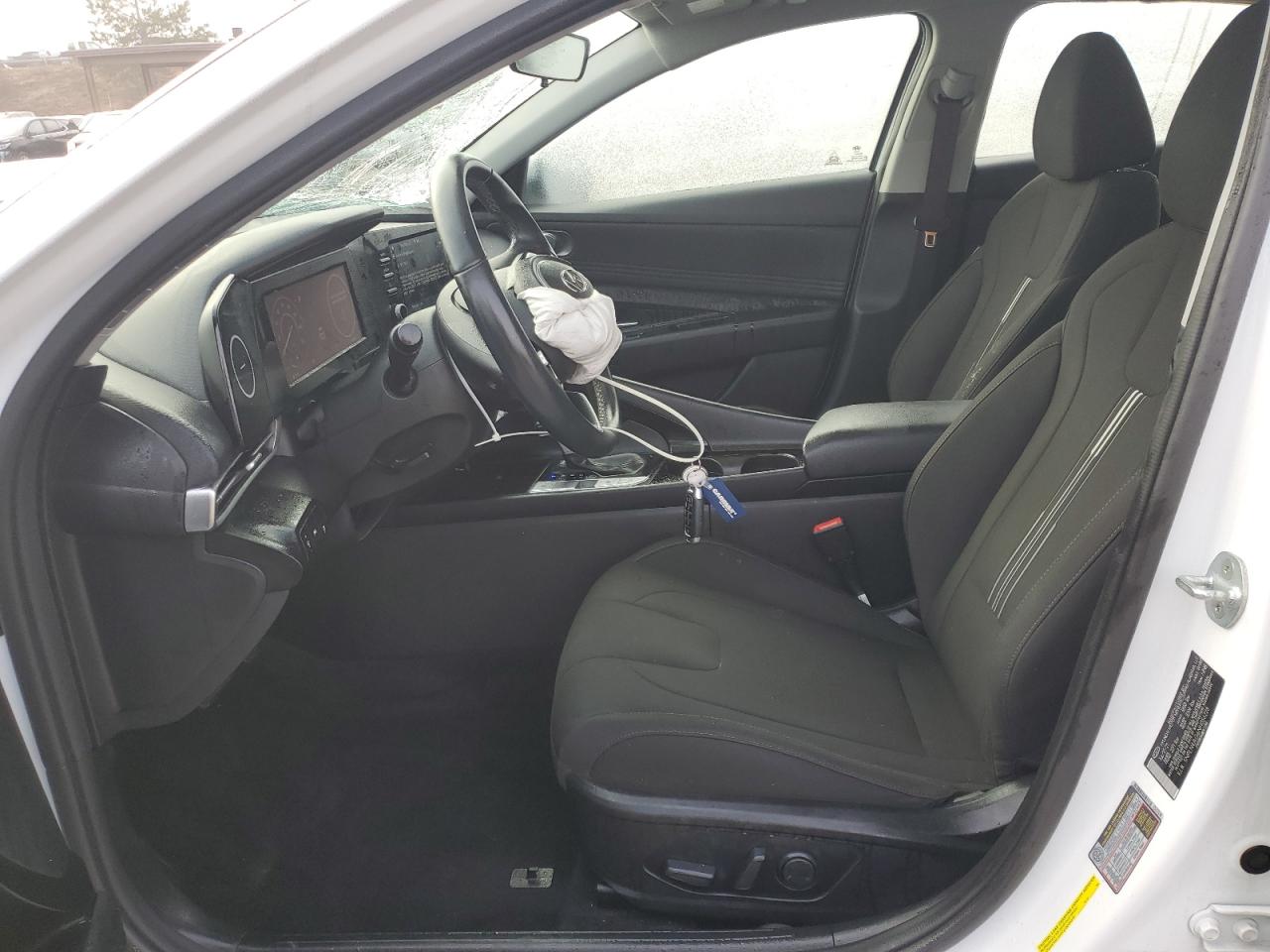 2022 Hyundai Elantra - Image 7