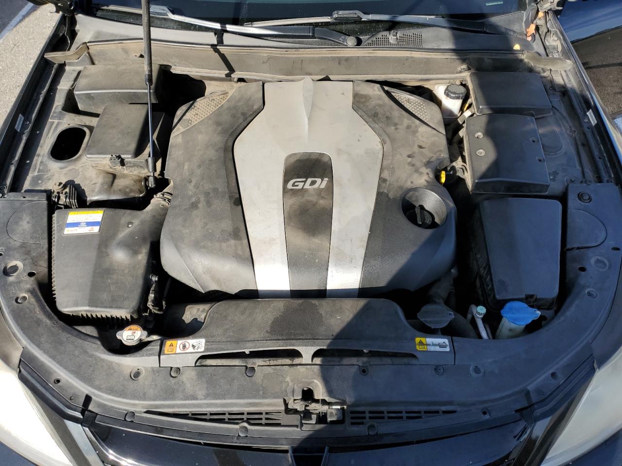 2012 Hyundai Genesis - Image 11