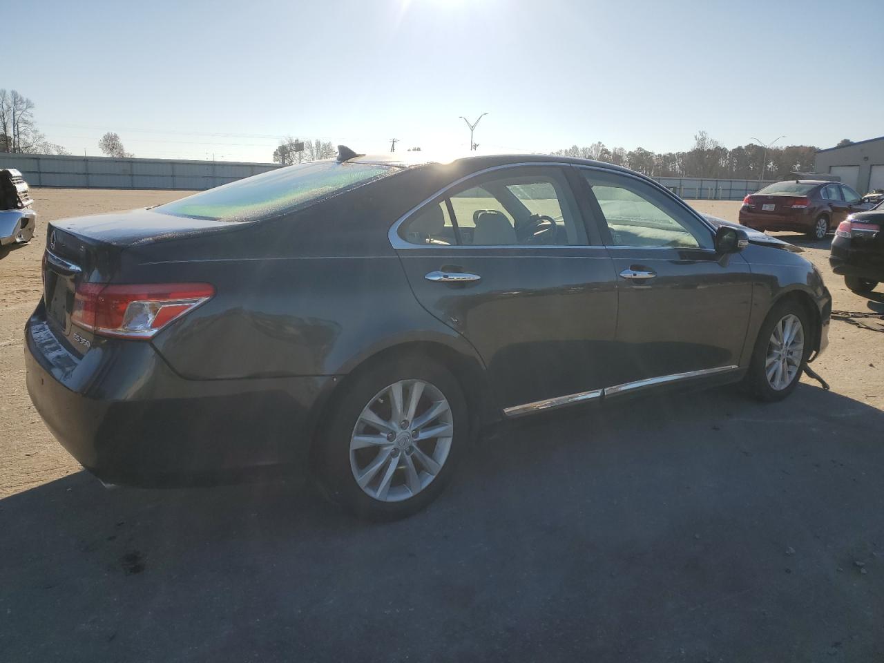 2011 Lexus ES - Image 3
