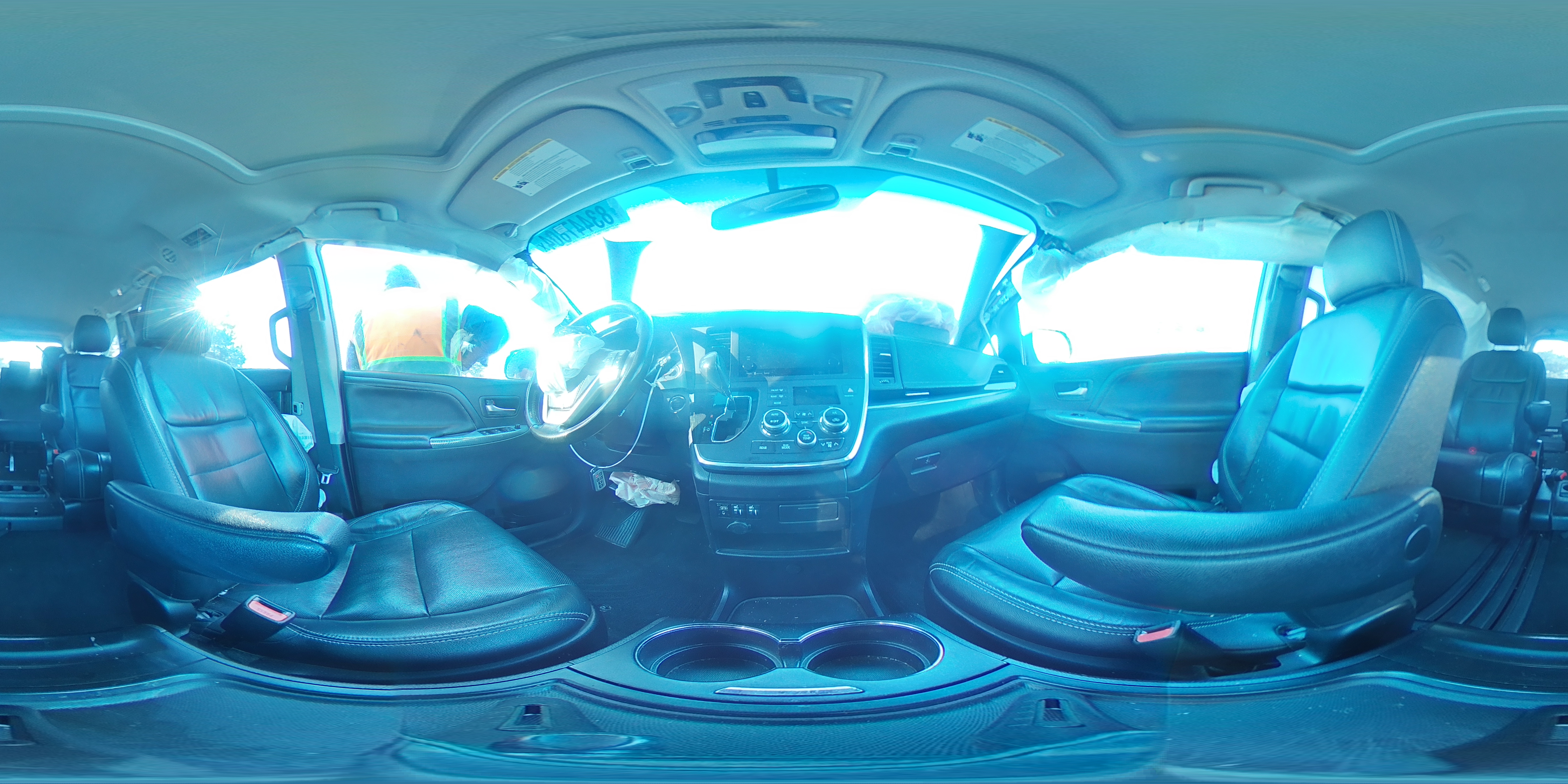 2016 Toyota Sienna - Image 14