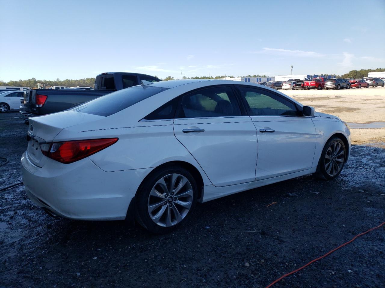 2013 Hyundai Sonata - Image 3