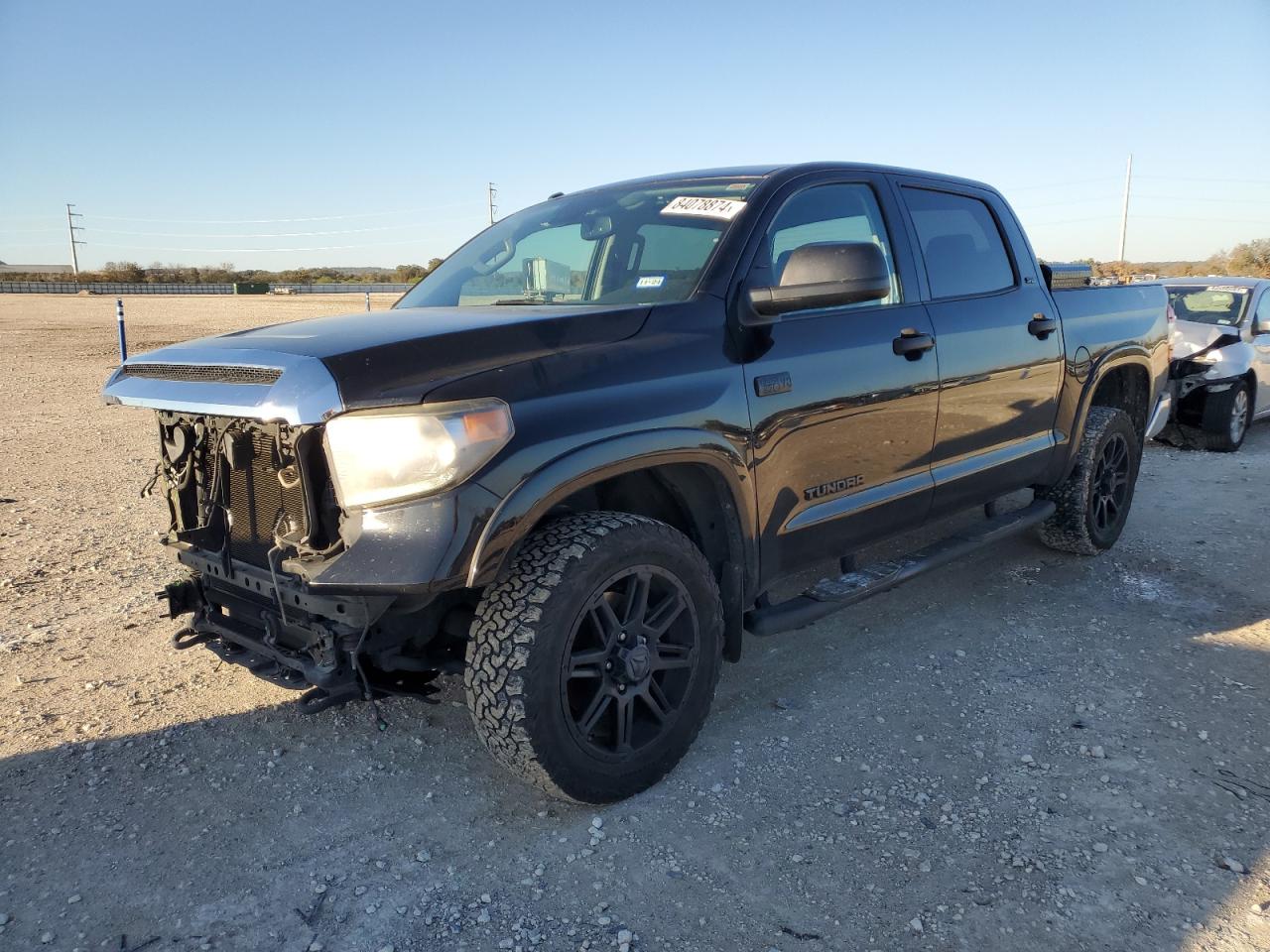 VIN 5TFDW5F15JX724840 2018 TOYOTA TUNDRA no.1